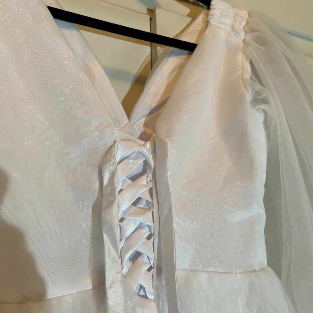 New Tulle Wedding Gown - Picture 10 of 14